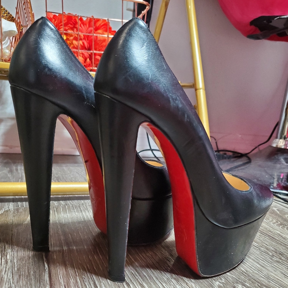 Christian Louboutin Platform Black 38